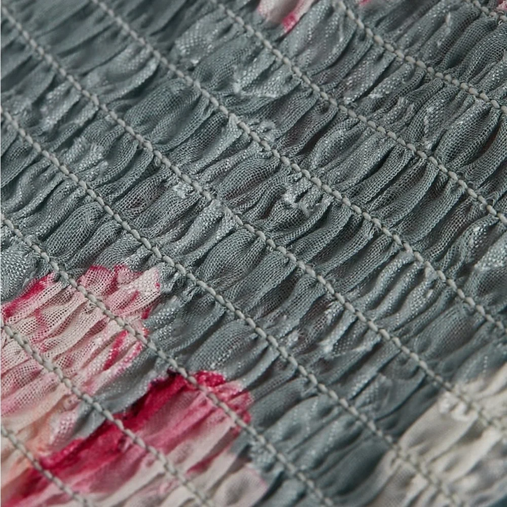 💚5 for $20💚 NEW Express Floral Clip Dot Print Smocked Waist Top - Picture 8 of 10